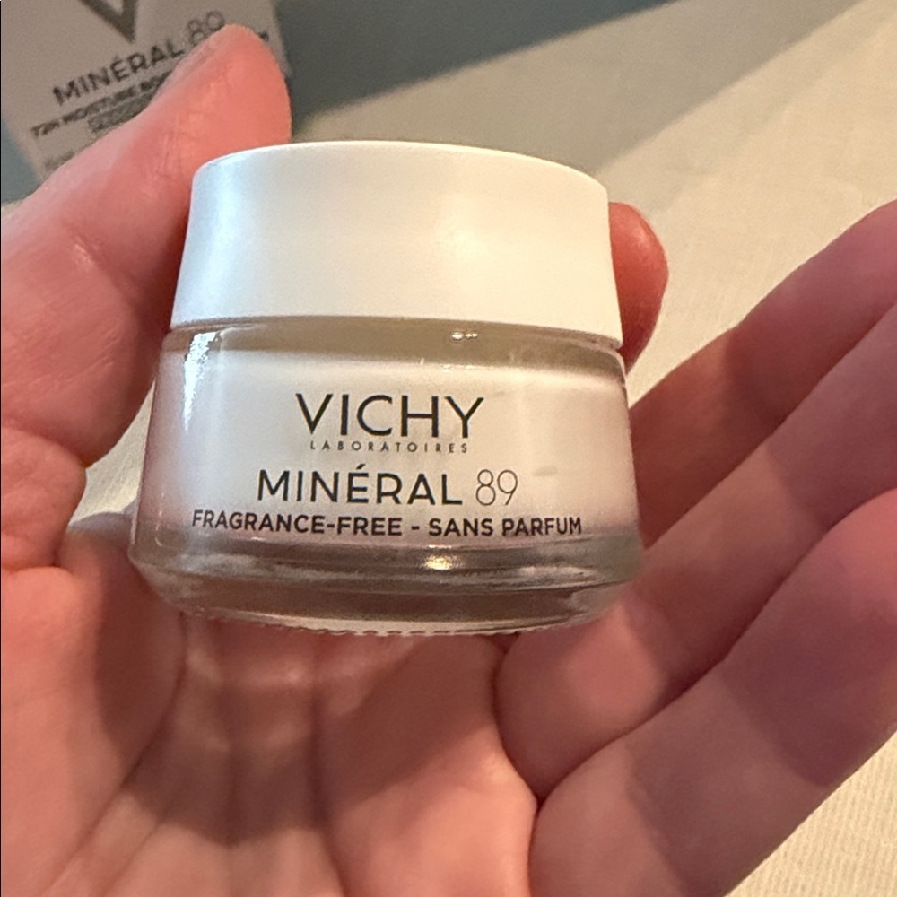 Vichy Minéral 89 Hydrating Cream - Picture 2 of 5